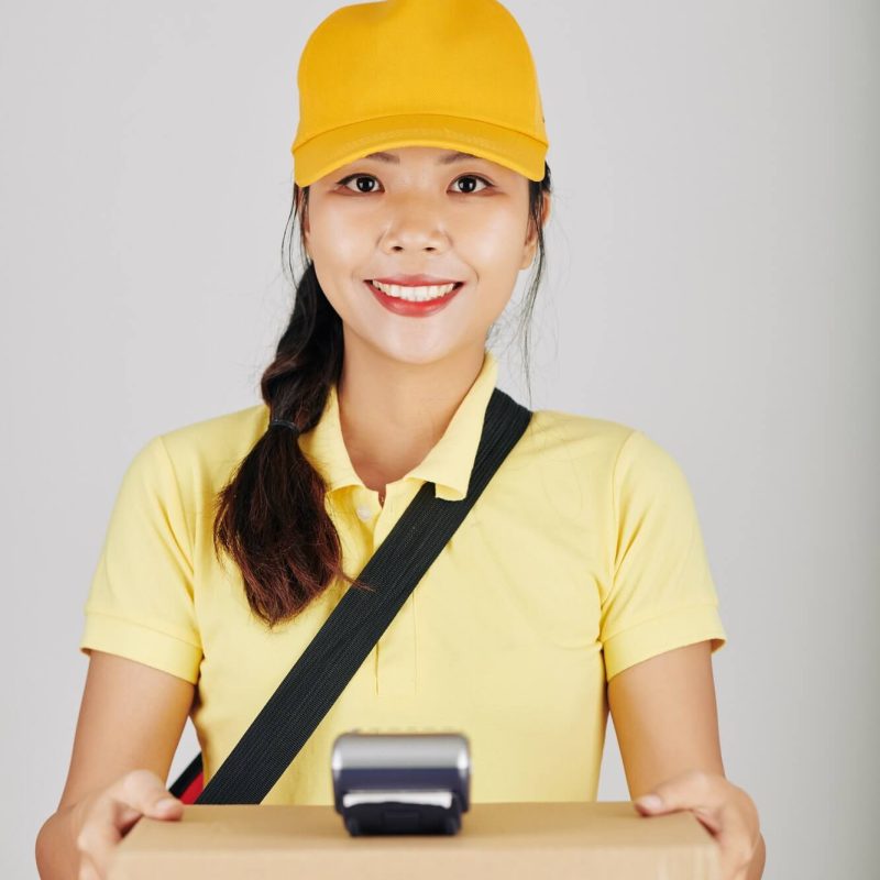 courier-delivering-pizza-1.jpg